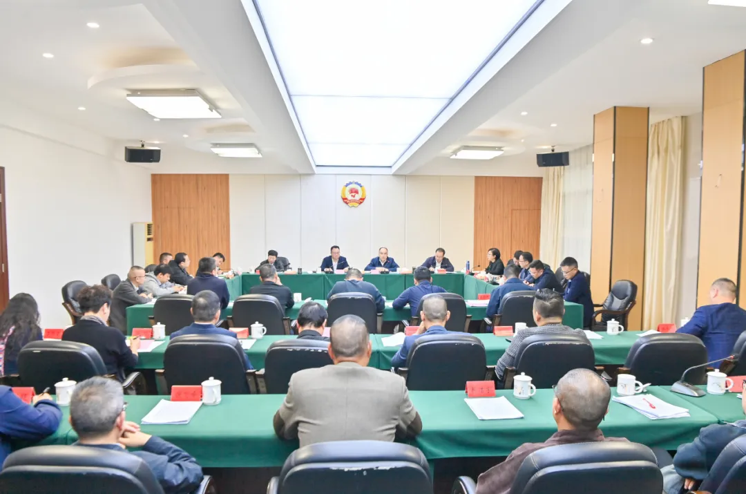 2025年县政府与县政协领导联席会议召开